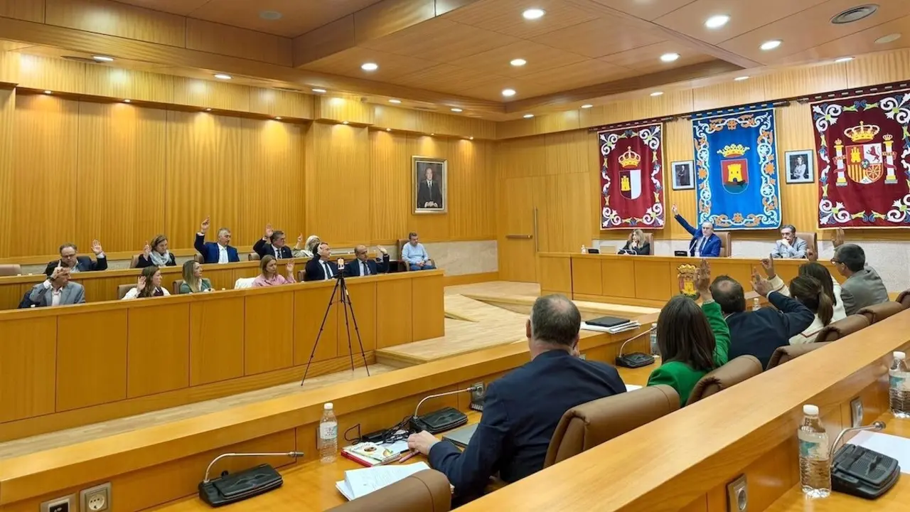 En la imagen un instante del Pleno del Ayuntamiento de Talavera de la Reina (Toledo) celebrado este viernes en el Consistorio