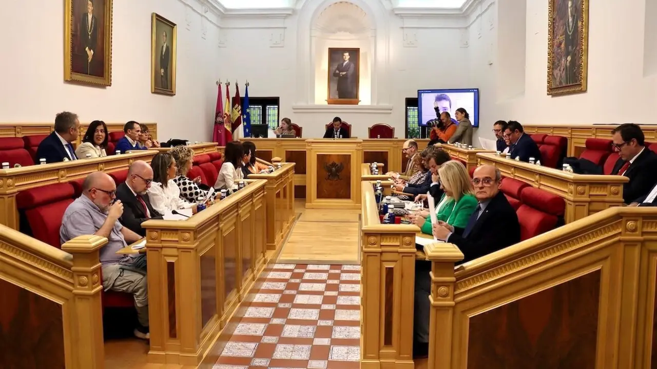 En la imagen un instante del Pleno del Ayuntamiento de Toledo celebrado este viernes