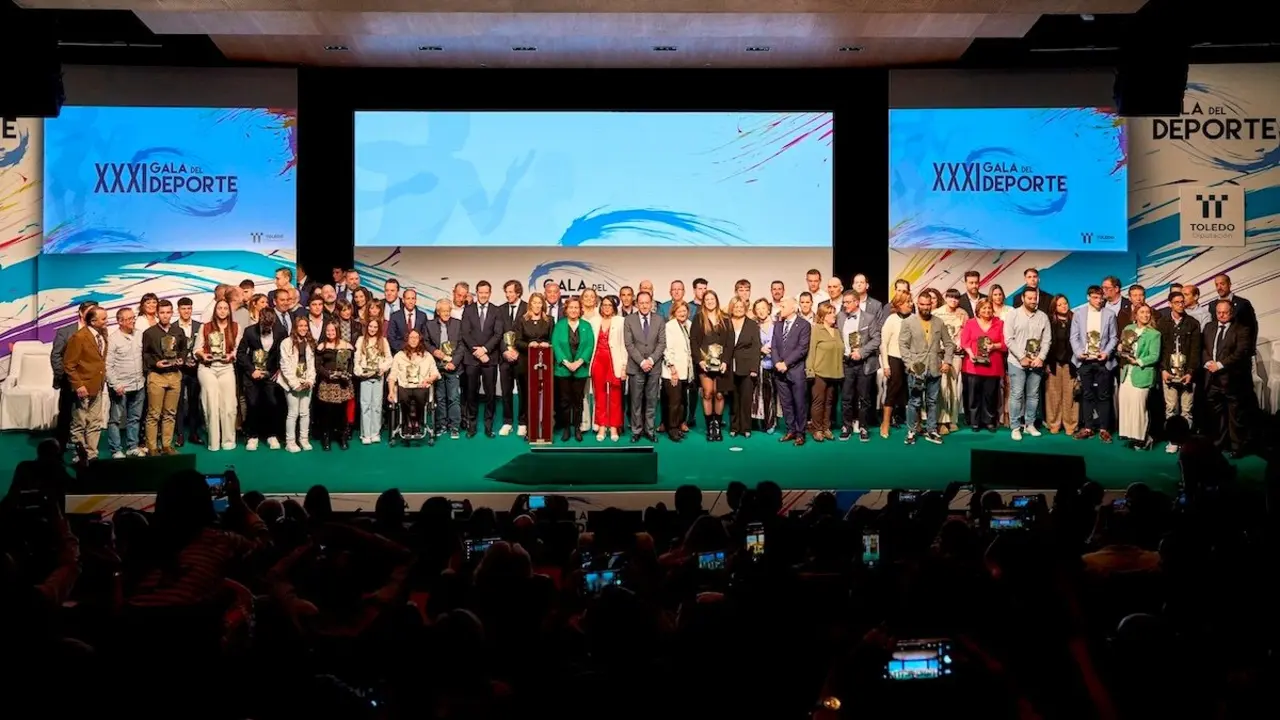 Imagen de familia de la XXXI Gala del Deporte de la provincia de Toledo organizada por la Diputación y celebrada este viernes en la capital regional