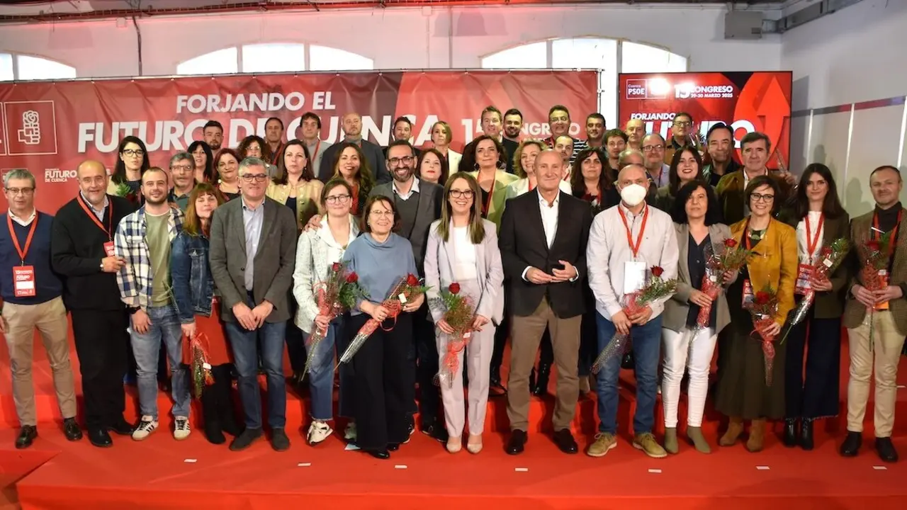 En la imagen la nueva Ejecutiva del PSOE de la provincia de Cuenca respaldada de forma unánime por el XV Congreso Provincial que ha reelegido a Luis Carlos Sahuquillo como secretario general