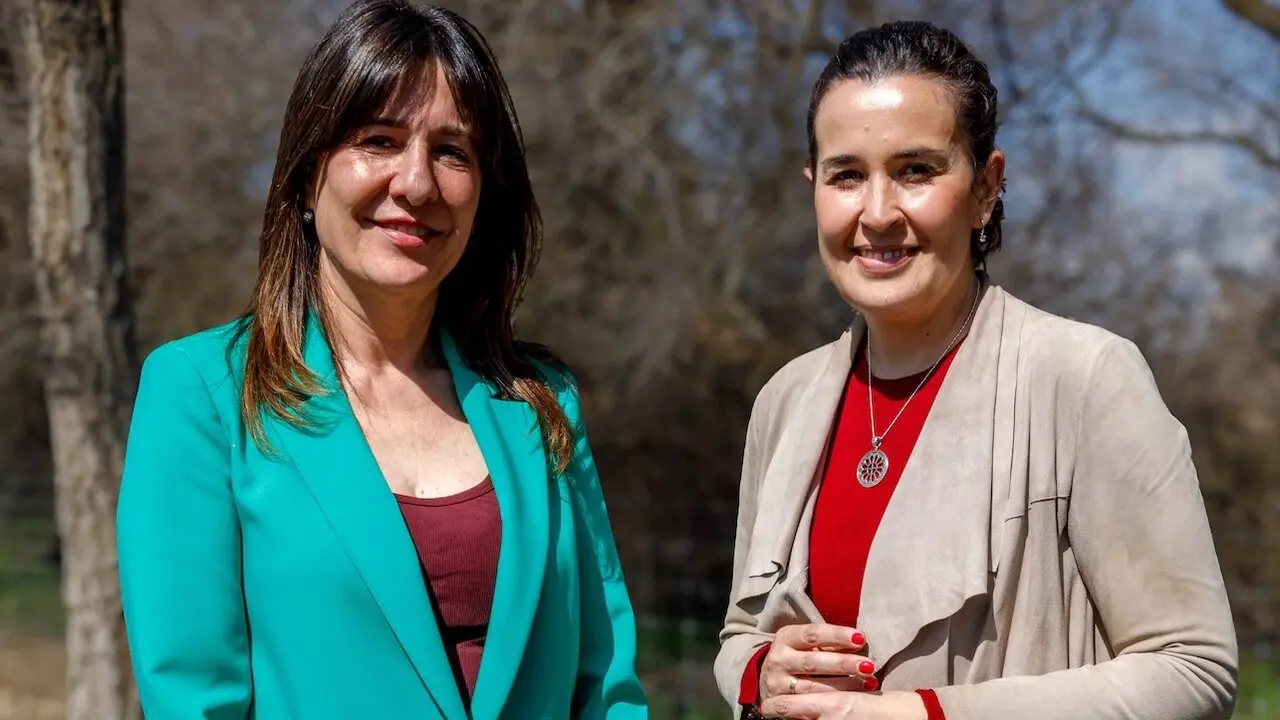 La delegada de la Junta en la provincia de Ciudad Real, Blanca Fernández, ha trasladado a la alcaldesa de Calzada de Calatrava, Gema García, el inicio del expediente para declarar Bien de Interés Cultural (BIC) el Juego de las Caras en la categoría de Bien Inmaterial