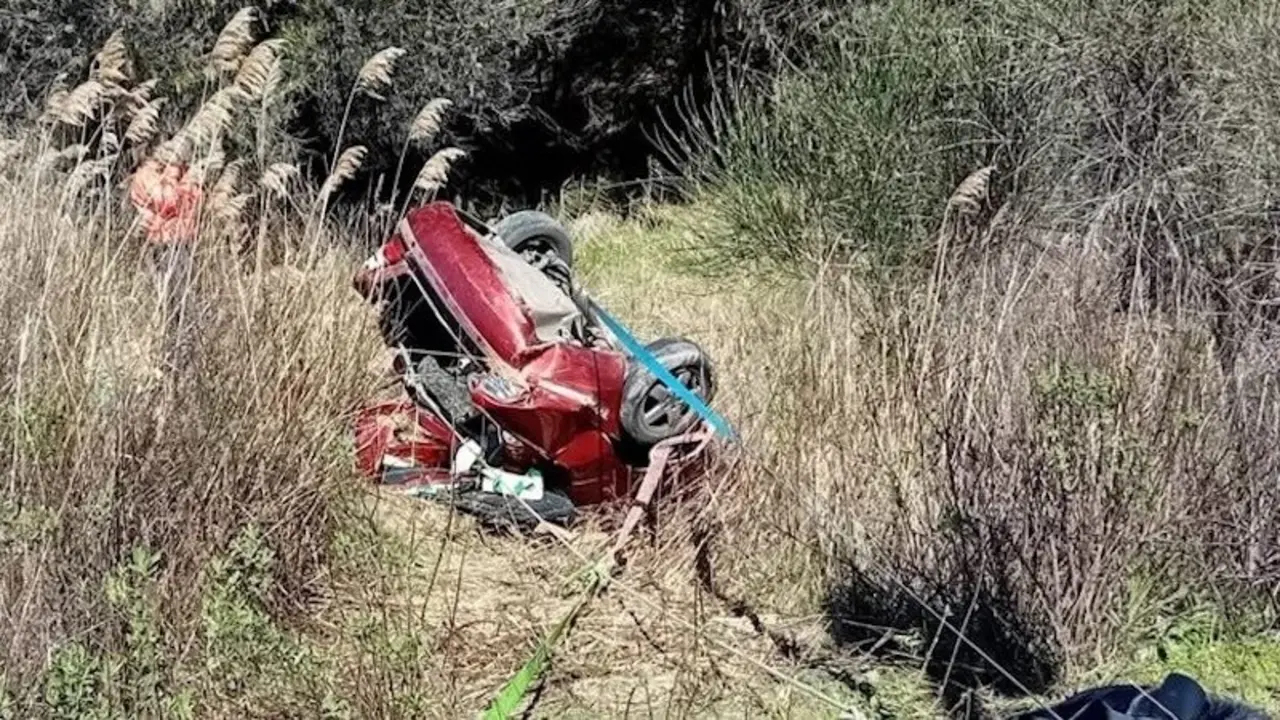 accidente de tráfico, salirse de la vía, salida de vía, volcar, coche volcado,&nbsp;