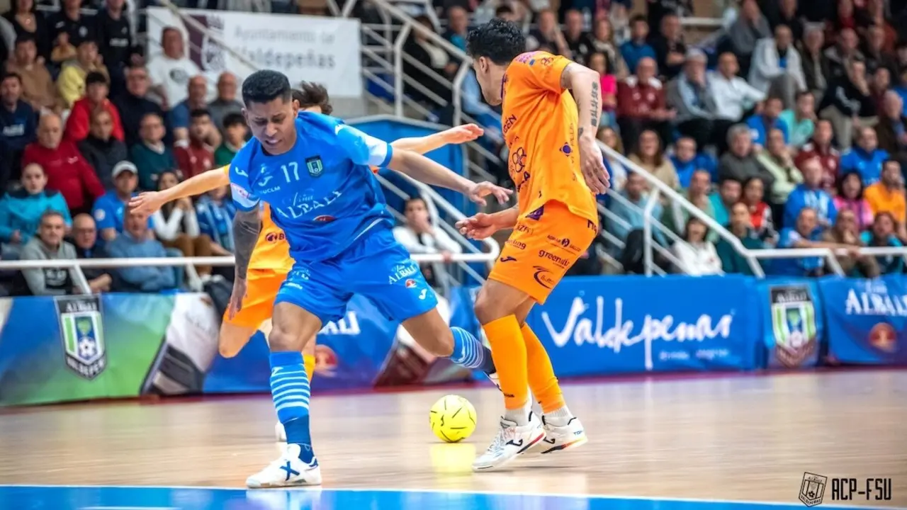 El Valdepeñas suma ante el Burela tres puntos vitales para la salvación (3-1)