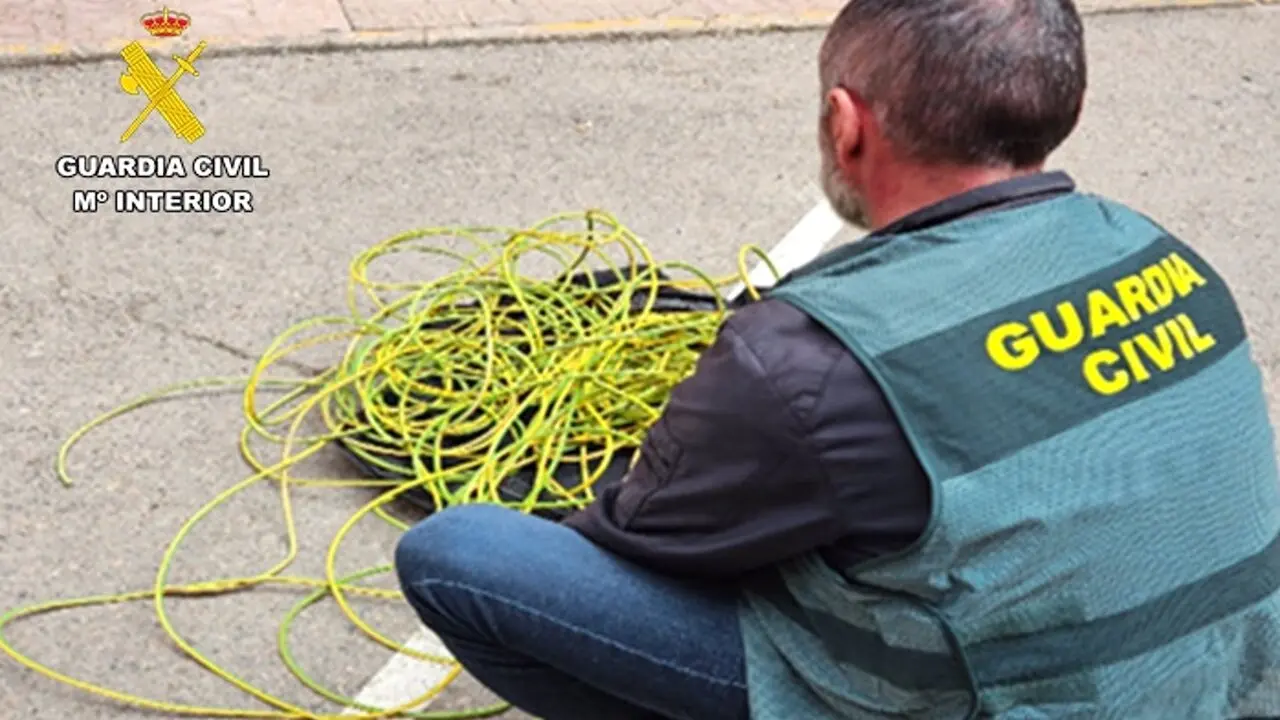 Dos detenidos por robar cable de cobre de las farolas de un polígono de Albacete