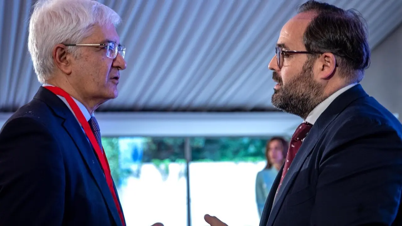 El presidente del PP de Castilla-La Mancha, Paco Núñez, ha asistido a la IV Jornada Intergeneracional en la que se va a entregar el XIV Premio Empresa Familiar de Castilla-La Mancha