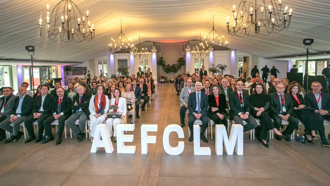 La consejera de Economía, Empresas y Empleo, Patricia Franco, ha clausurado la IV Jornada Intergeneracional de la Asociación de Empresa Familiar de la región, y asiste a la entrega del XIV Premio Empresa Familiar de Castilla-La Mancha