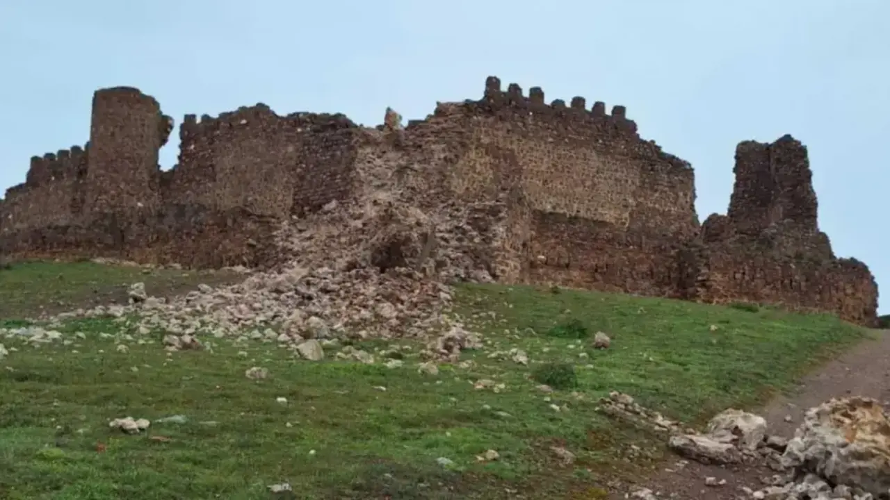 Se derrumba la torre más emblemática del castillo Almonacid de Toledo, de origen musulmán