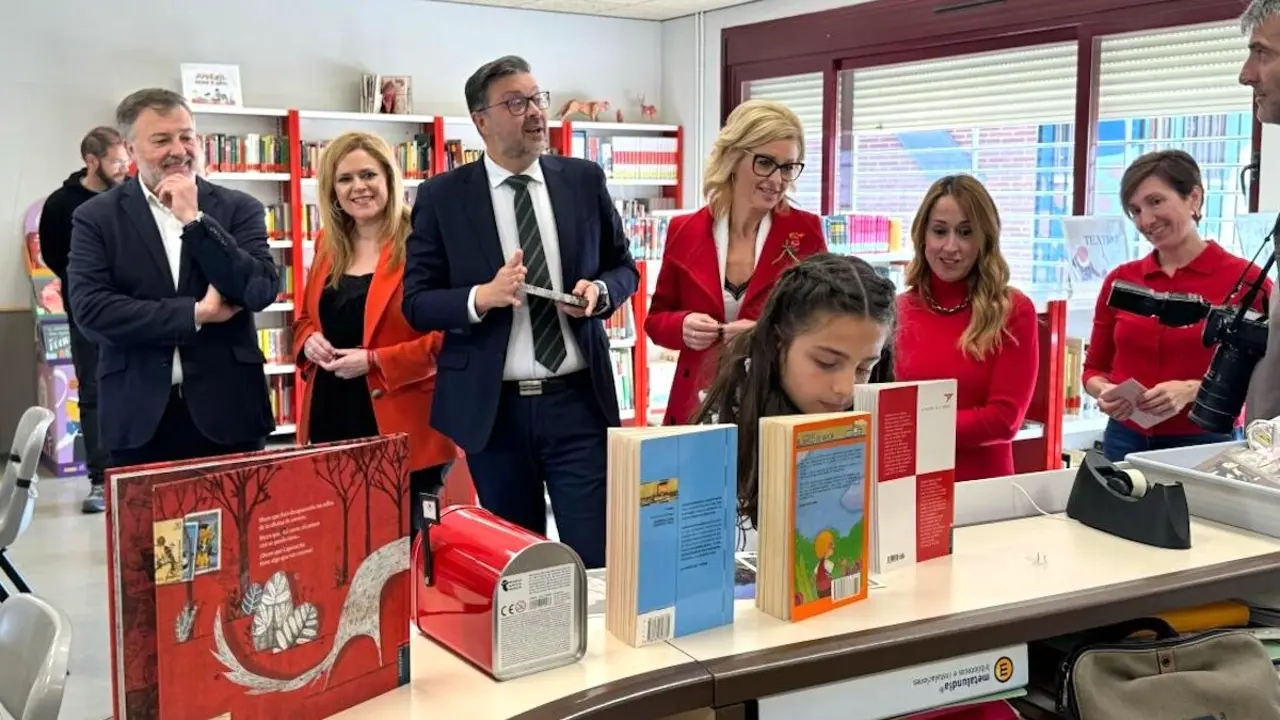 Inauguración de la sede definitiva de la biblioteca municipal de la Fuente del Oro de Cuenca