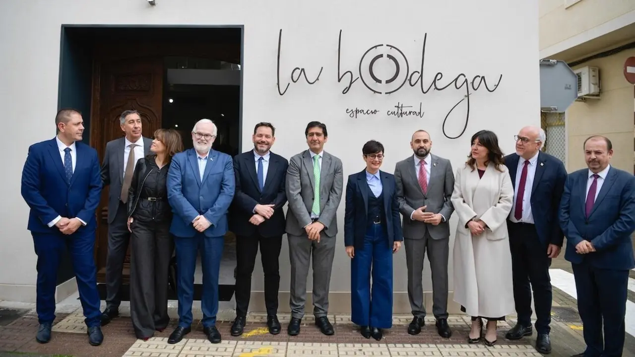 La ministra de Vivienda y Agenda Urbana, Isabel Rodríguez, ha inaugurado el nuevo Espacio Cultural 'La Bodega' de Argamasilla de Calatrava (Ciudad Real)