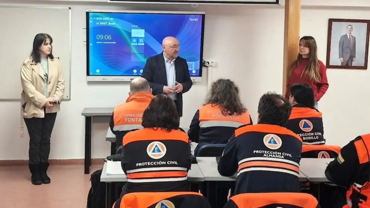 Policías locales y voluntarios de Protección Civil se forman en atención sanitaria