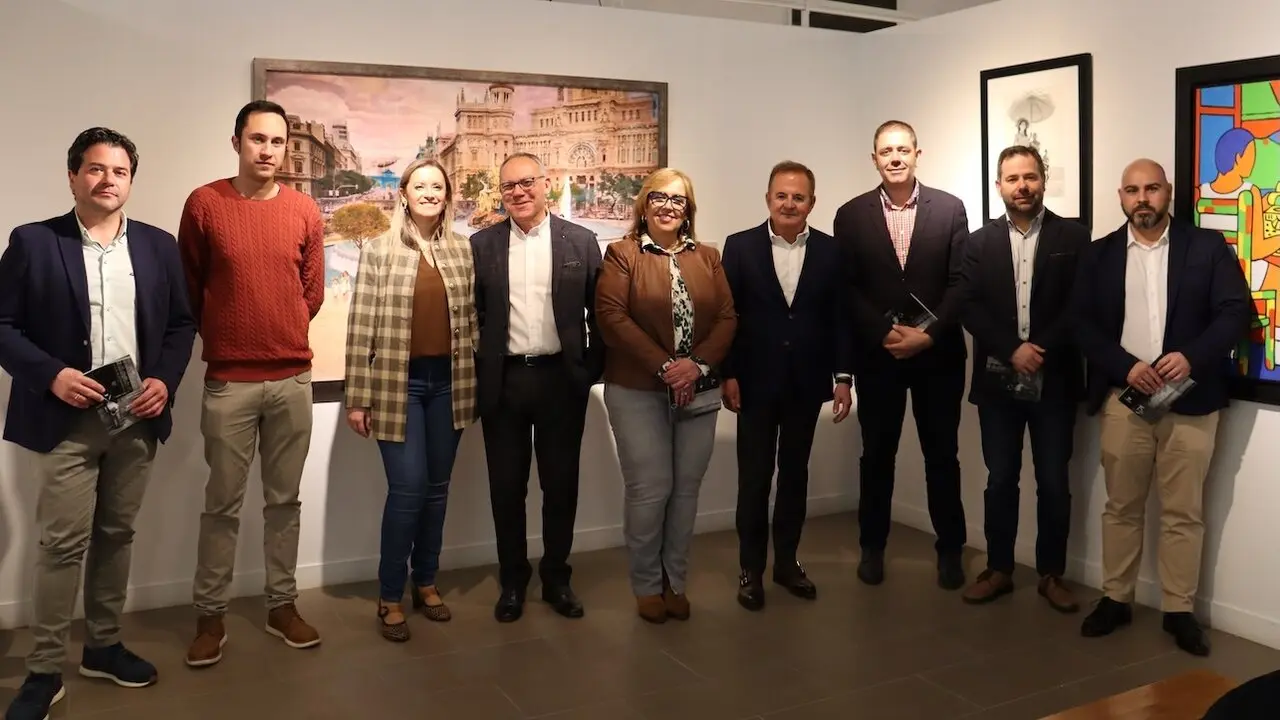 La viceconsejera de Cultura y Deportes, Carmen Teresa Olmedo, inaugura la exposición ´El arte re(b)velado´ de Julián Castilla, en el Museo de Arte Contemporáneo de Villanueva de los Infantes (Ciudad Real)