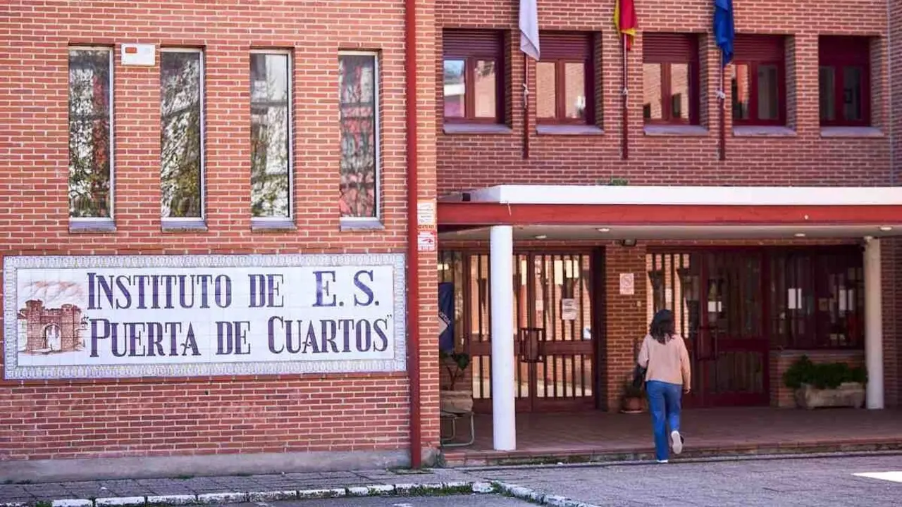 ANPE ha denunciado una agresión sufrida este lunes por el exdirector del IES 'Puerta de Cuartos' de Talavera de la Reina (Toledo) y actual profesor en el centro a manos de un alumno - EFE/Manu Reino
