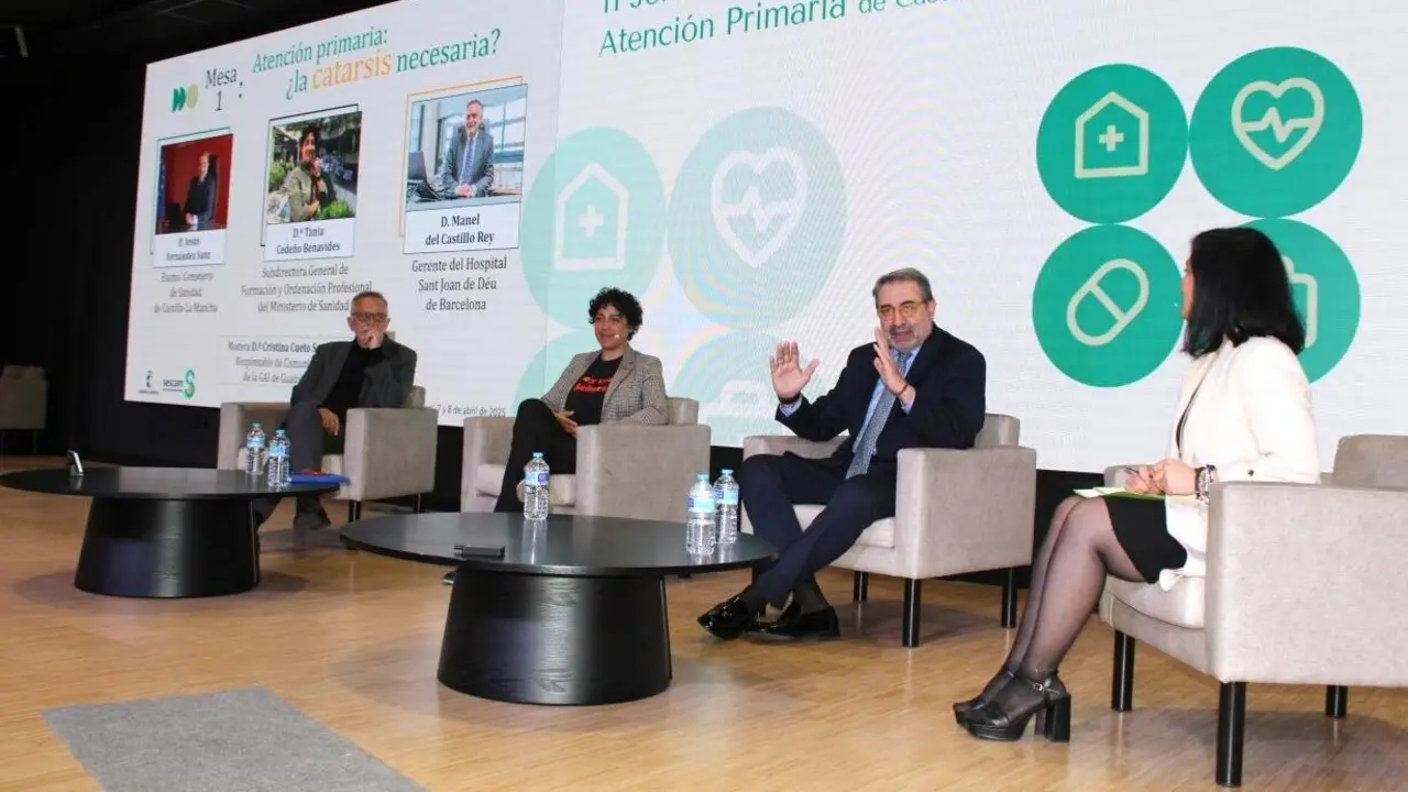 El consejero de Sanidad, Jesús Fernández Sanz, en las II Jornadas Regionales de Atención Primaria que se están desarrollando en la provincia de Ciudad Real