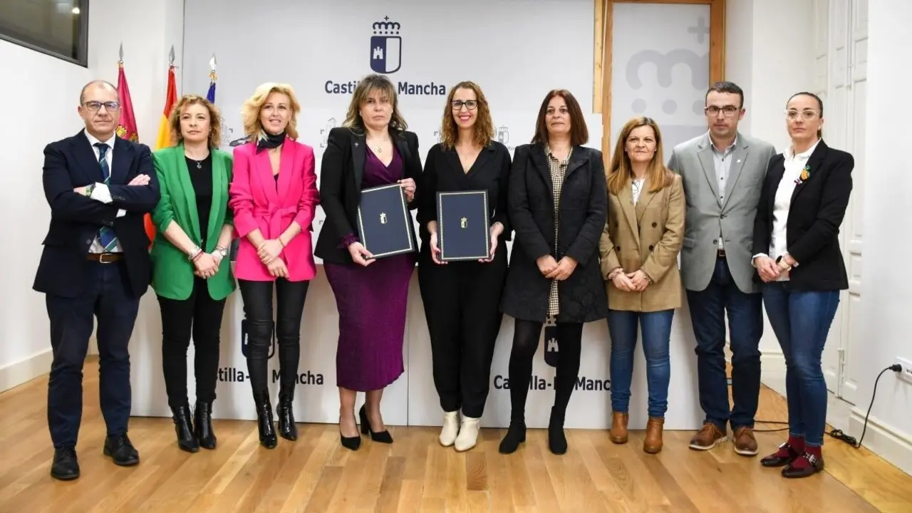 La Asociación de Mujeres Empresarias y Profesionales de Cuenca (AMEP) ha firmado con la Consejería de Igualdad un convenio para desarrollar acciones de sensibilización contra la violencia de género