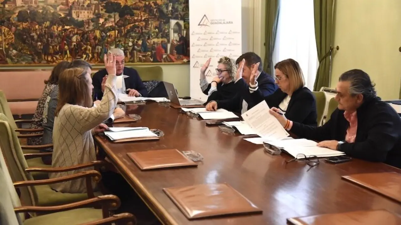 En la imagen un instante de la reunión de la Junta de Gobierno de la Diputación de Guadalajara