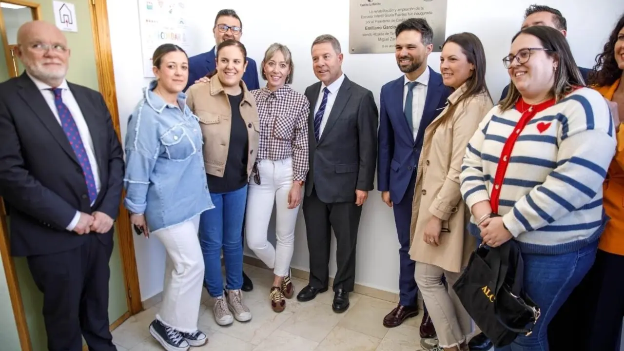 El presidente de Castilla-La Mancha, Emiliano García-Page, ha inaugurado la ampliación de la Escuela Infantil ‘Gloria Fuertes’ de Tarazona de La Mancha (Albacete)