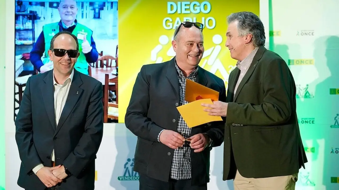 Diego Garijo, mejor vendedor de la ONCE en Castilla-La Mancha durante 2024