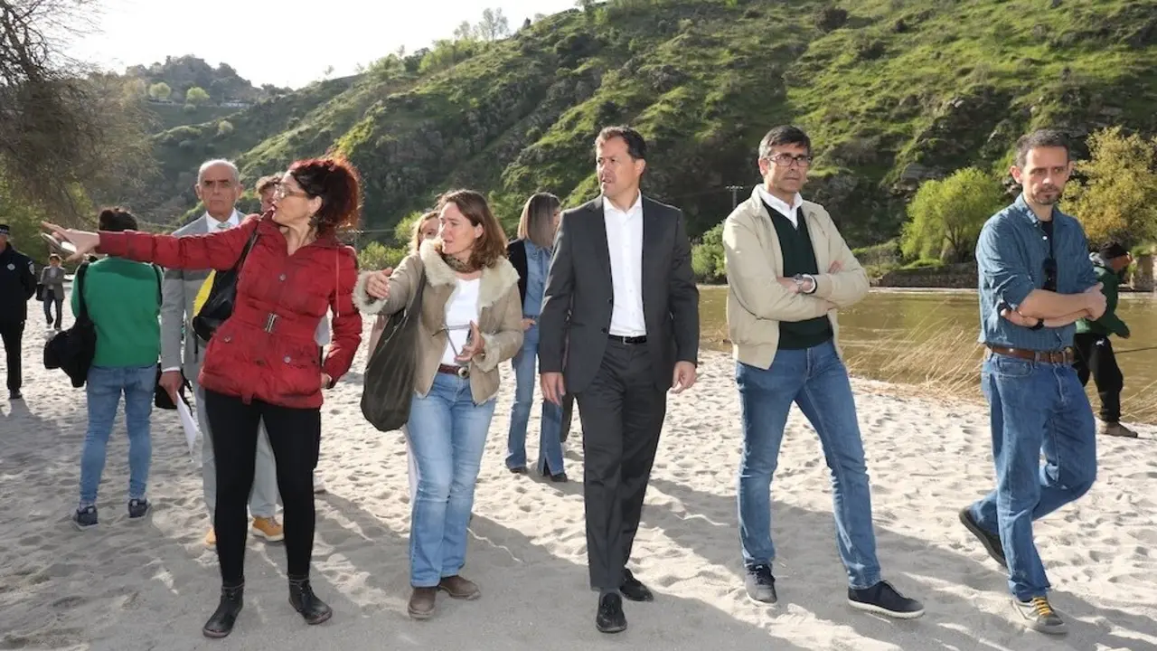 Toledo mantendrá la "playa" del Tajo y espera a los análisis para regular su uso