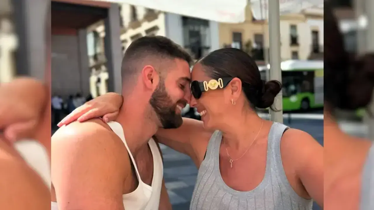 En la imagen de archivo de sus redes Anabel Pantoja junto a su pareja y padre de su hija David Rodríguez