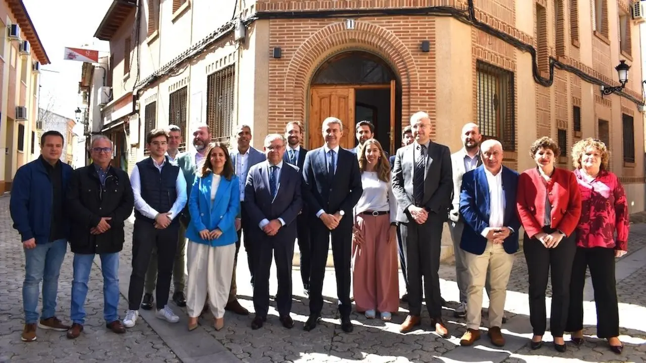 El consejero de Hacienda, Administraciones Públicas y Transformación Digital, Juan Alfonso Ruiz Molina, ha inaugurado el Hub de Innovación Digital en la localidad de Escalona (Toledo)