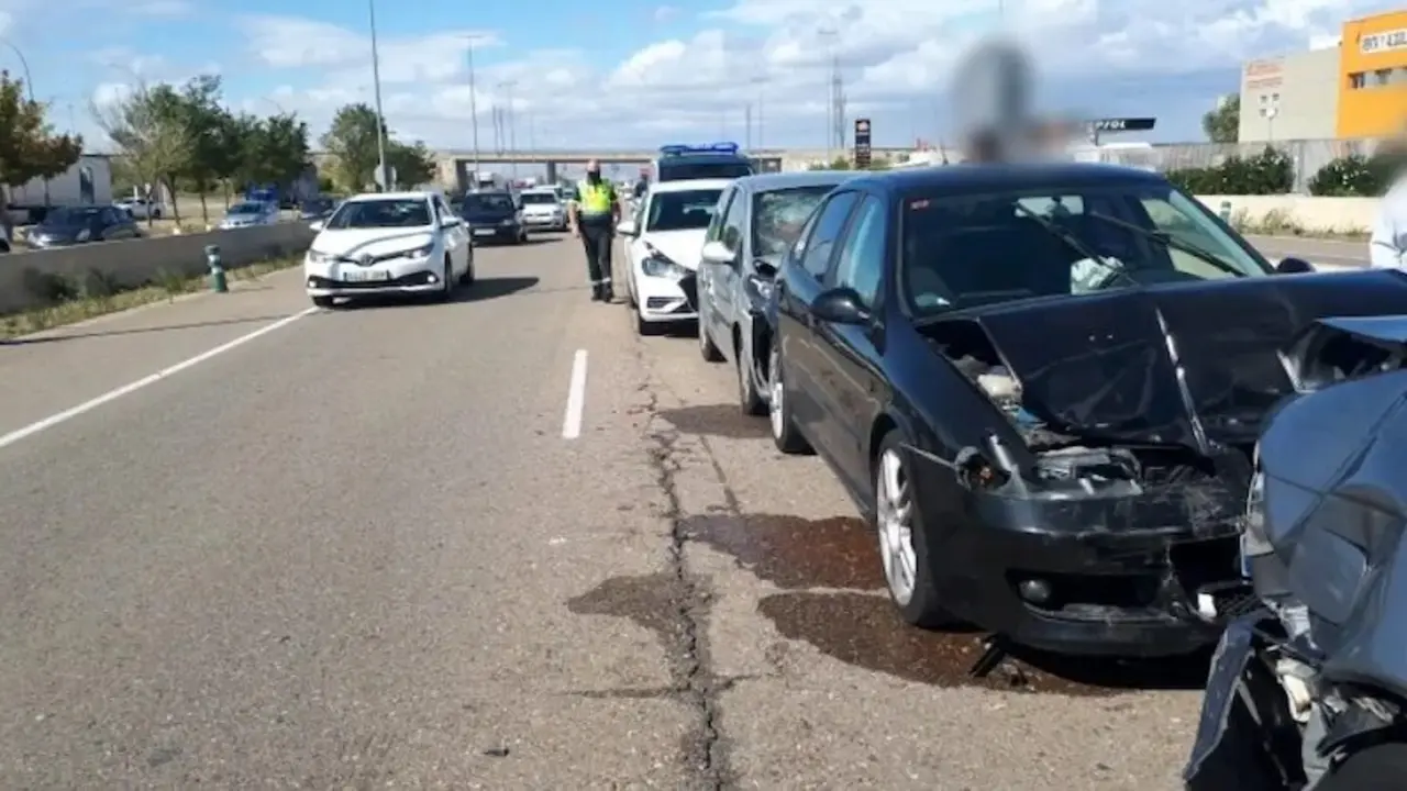 Imagen de archivo de una colisión múltiple, accidente de tráfico, choque,