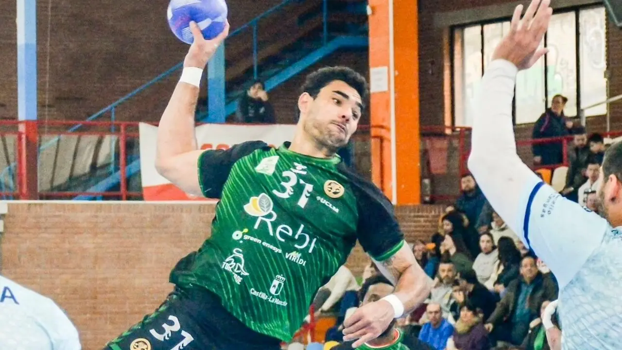 El Rebi Cuenca resucita ante el Frigoríficos Morrazo tras tres derrotas (33-30) - Fotografía: J.A.Lillo