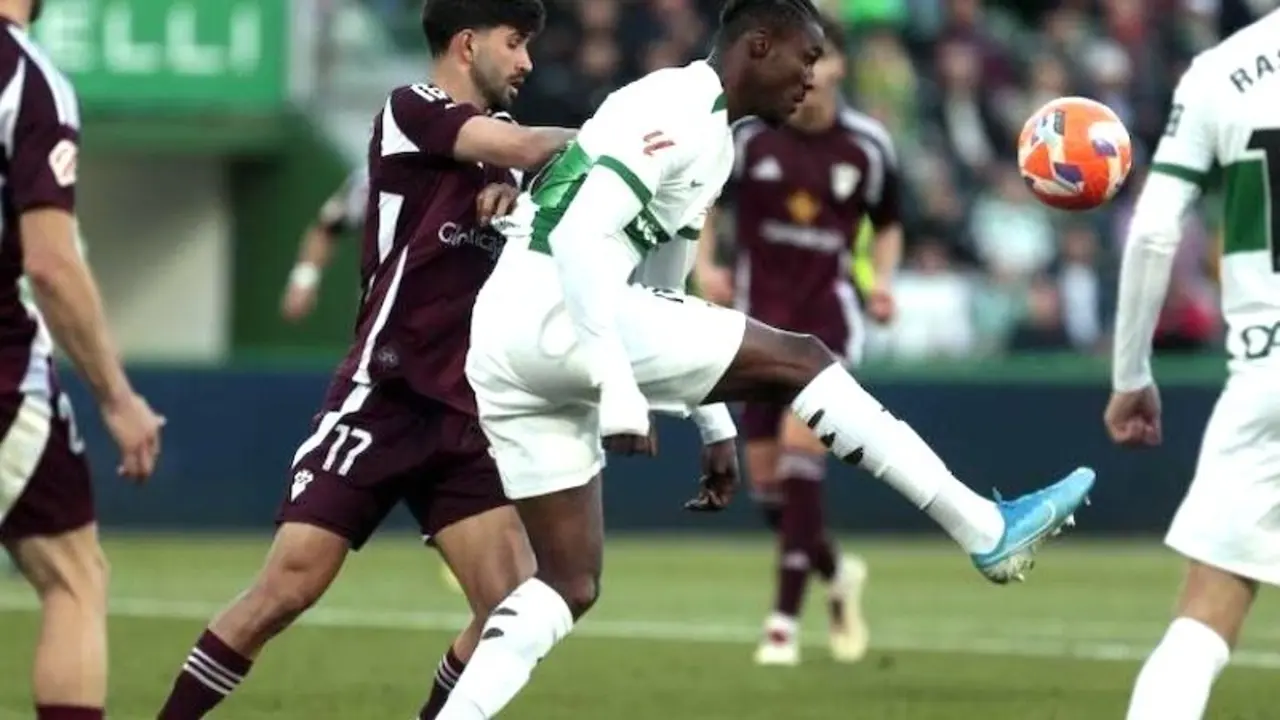El Albacete Balompié frena la marcha triunfal del Elche hacia el ascenso (2-2)