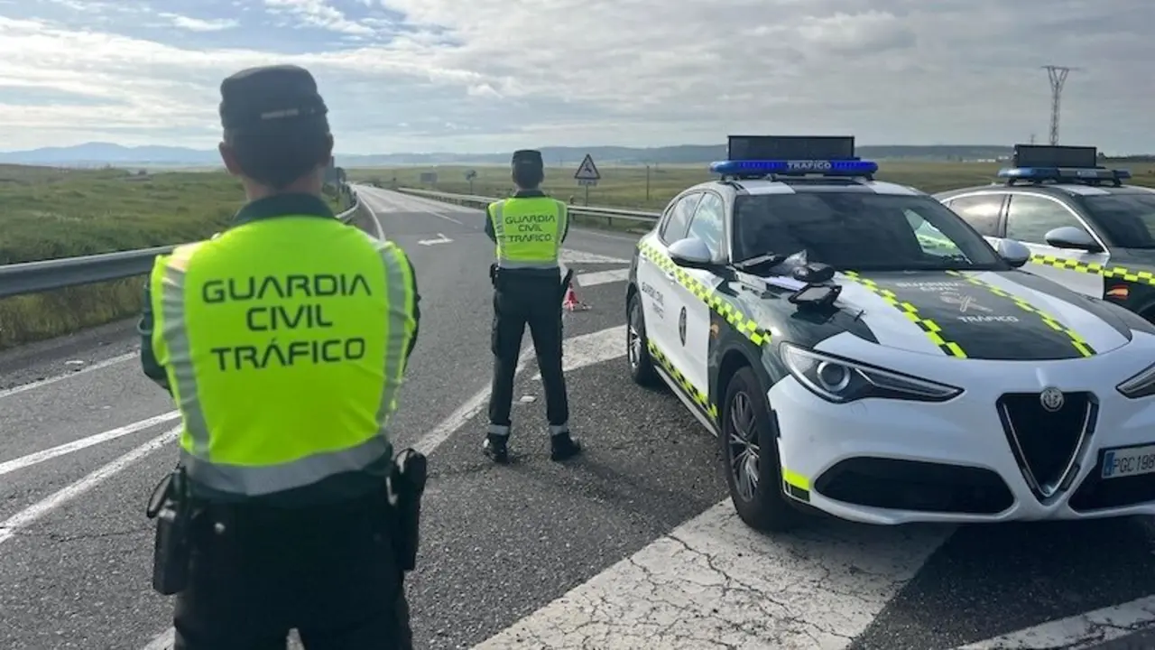 Guardia Civil de Tráfico, control, accidente,