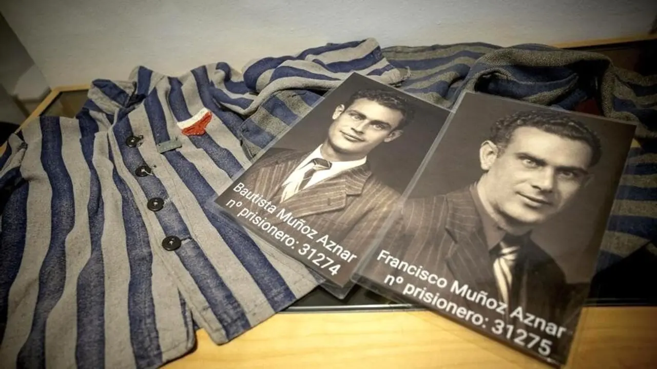Un traje de rayas, recuerdo del horror de dos hermanos que sobrevivieron al campo nazi