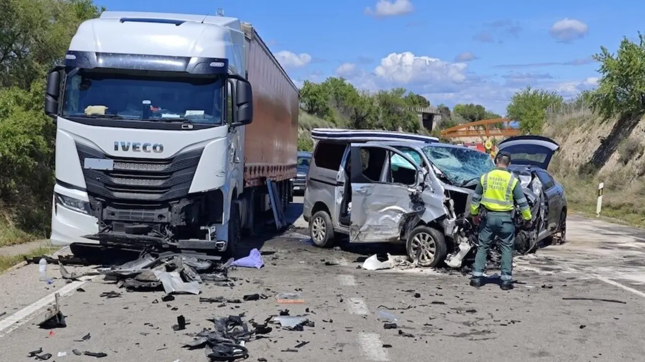 accidente de tráfico, choque, colisión, camión, furgoneta, accidente múltiple,