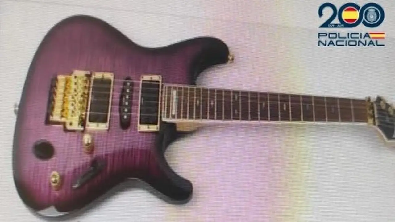 Dos detenidos y un investigado por robar una guitarra del los Mojinos Escozíos