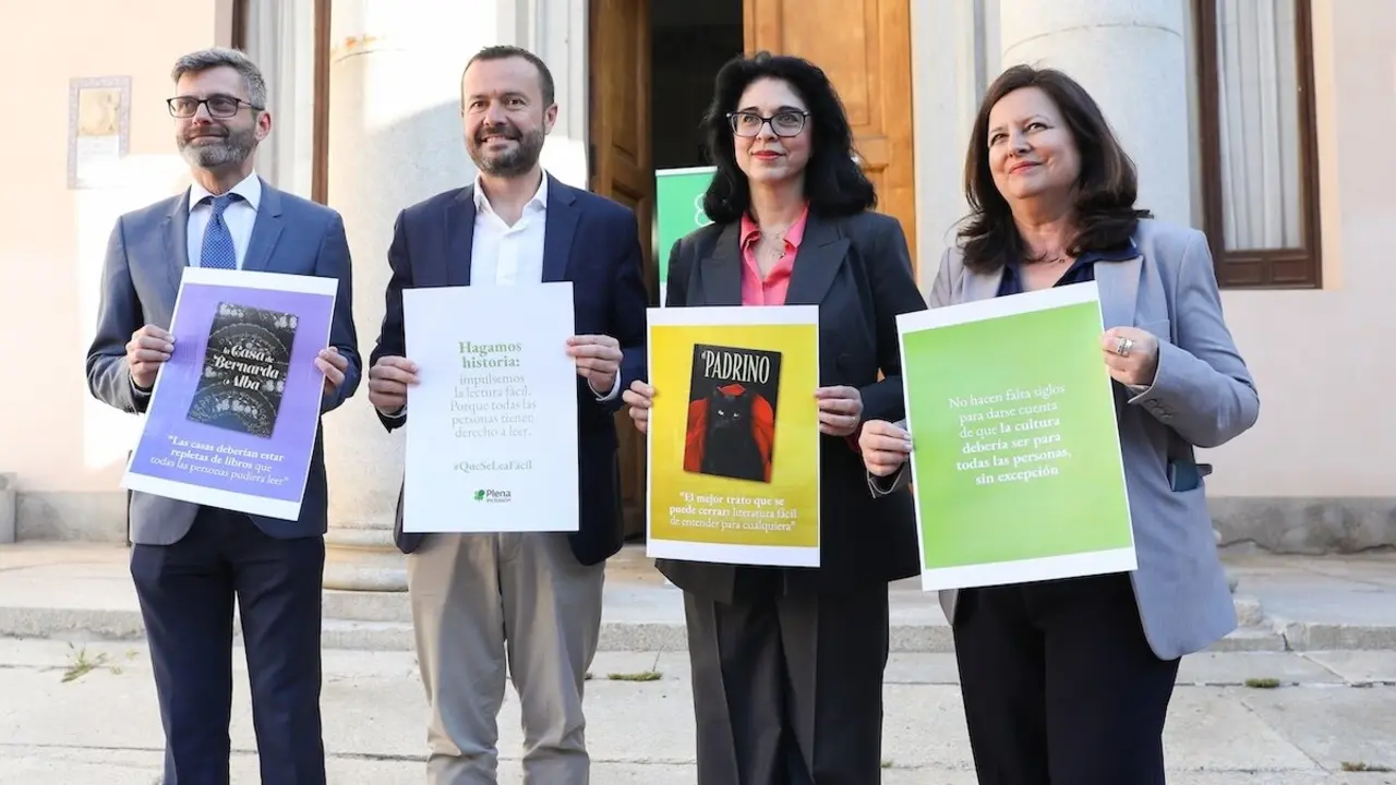 Miembros de Plena Inclusión Castilla-La Mancha participan en una lectura accesible del 'Quijote' en Toledo