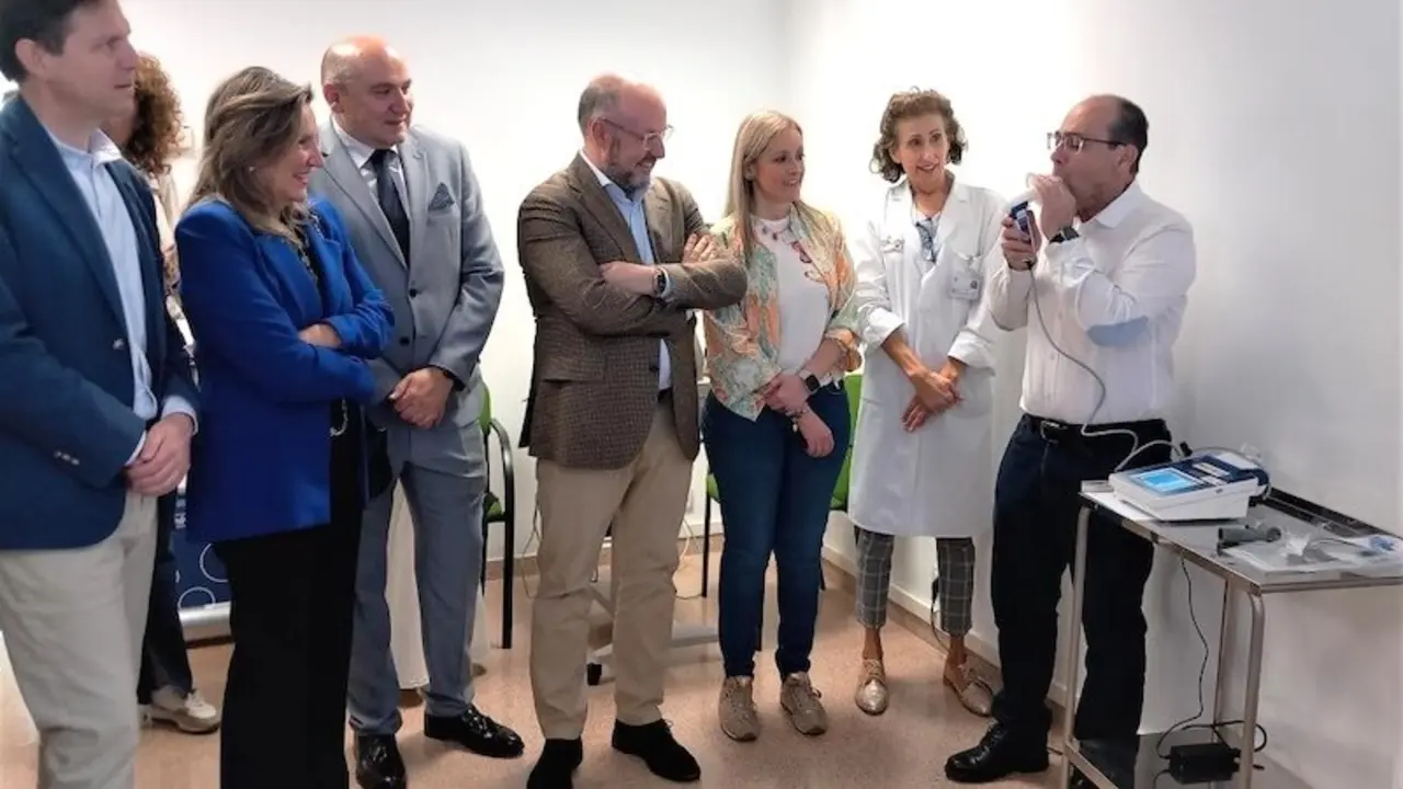 El Gobierno de Castilla-La Mancha avanza en su apuesta por reforzar la capacidad resolutiva de Atención Primaria con la dotación de nuevos espirómetros
