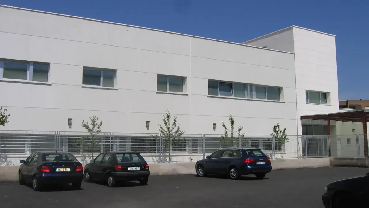 En la imagen el centro de salud de Fuensalida (Toledo) a donde han acudido heridos por arma blanca los tres jóvenes