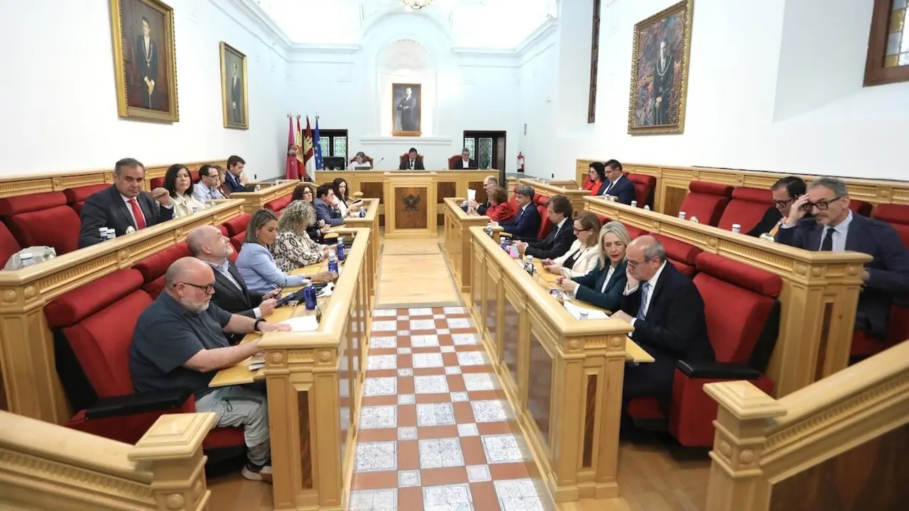 En la imagen un instante del Pleno del Ayuntamiento de Toledo celebrado este viernes en el Consistorio