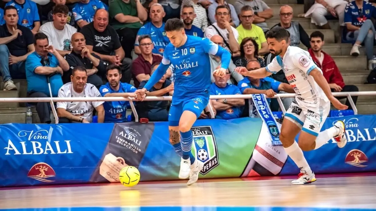 El Viña Albali Valdepeñas gana al Noia Portus Apostoli y roza la salvación (4-1)