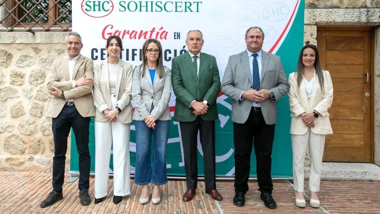 El consejero de Agricultura, Ganadería y Desarrollo Rural, Julián Martínez Lizán, asiste al acto del 25º Aniversario de Sohiscert en la Real Fundación de Toledo