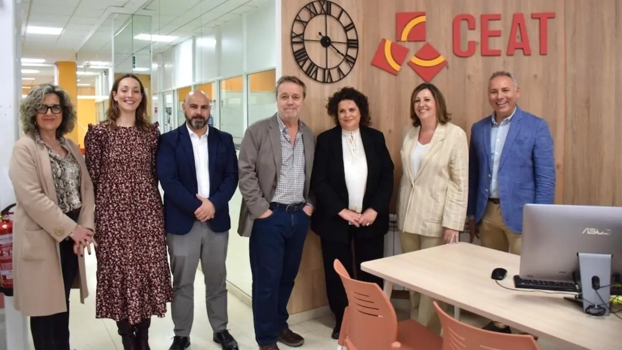 La consejera de Economía, Empresas y Empleo, Patricia Franco, ha visitado las instalaciones del Centro de Formación CEAT en Tomelloso (Ciudad Real)