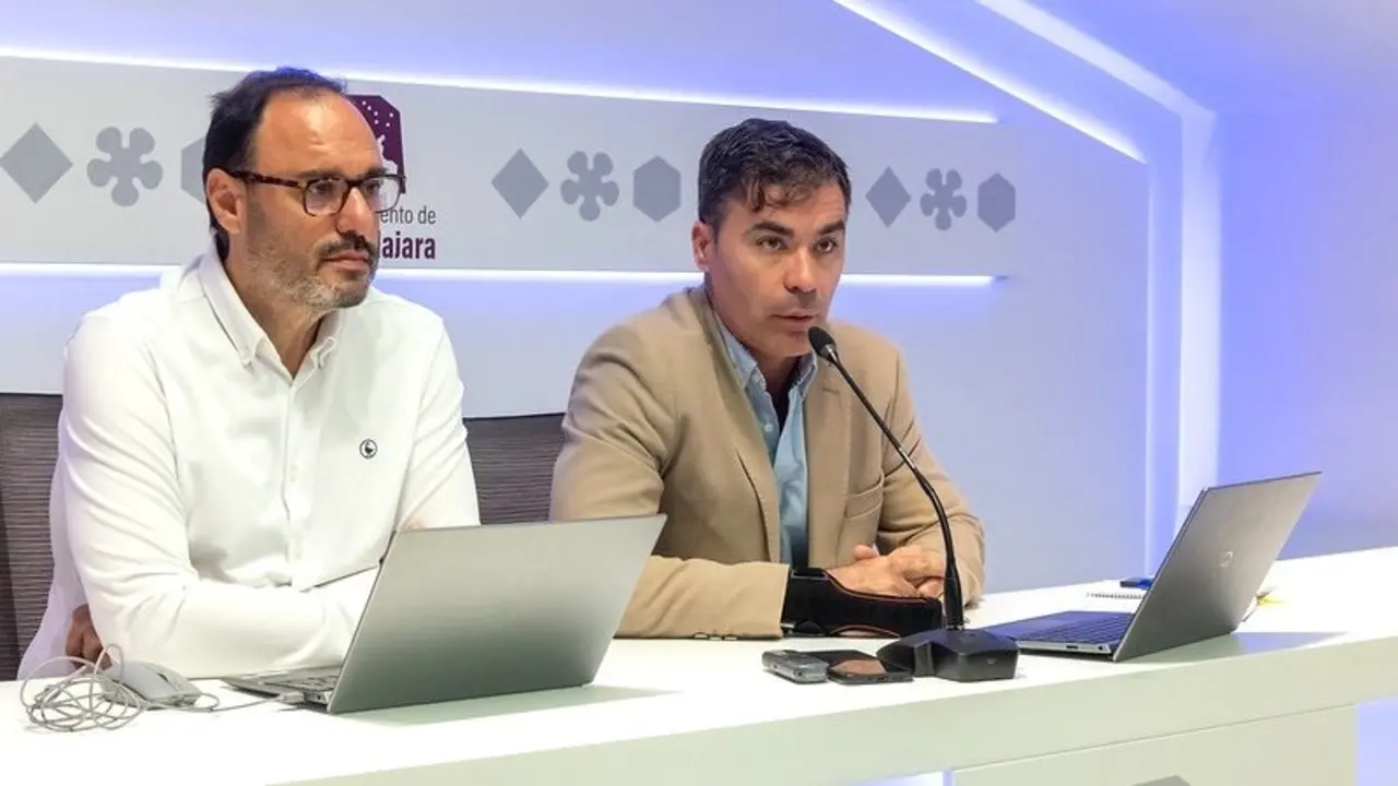El concejal de Participación Ciudadana, Roberto Narro, junto con el concejal de Barrios, David García, han presentado los detalles de los Presupuestos Participativos