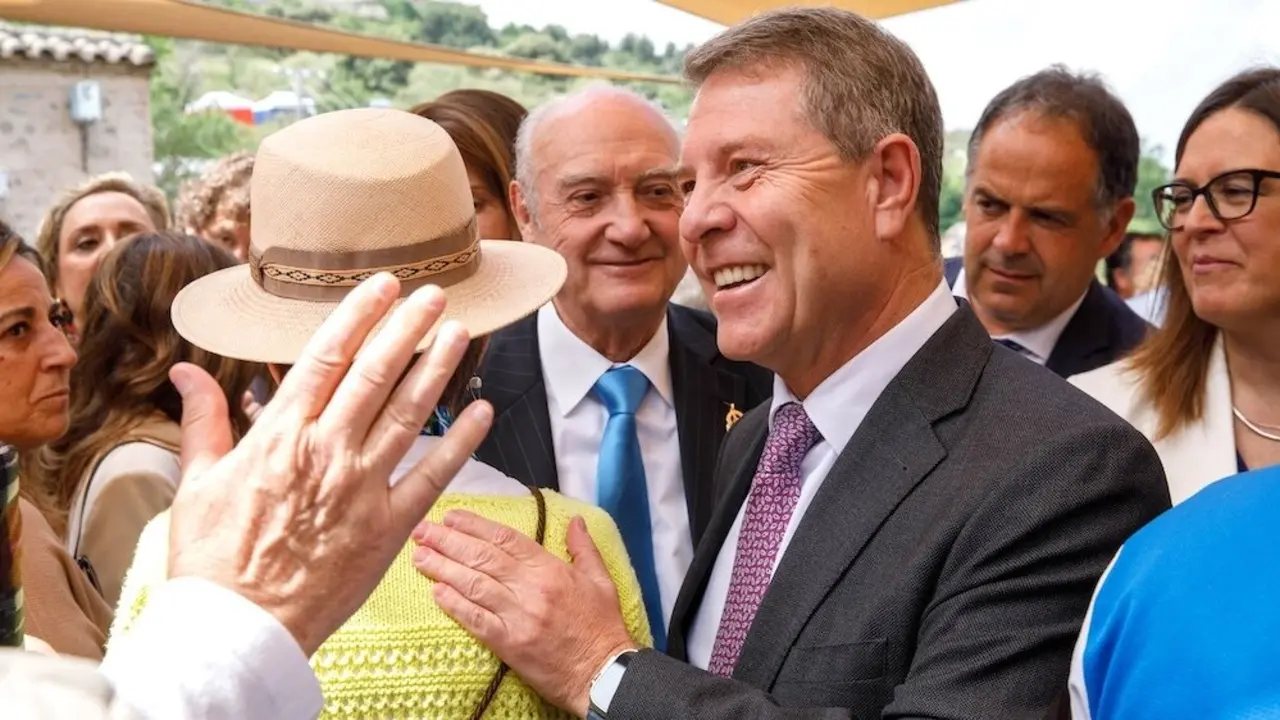 El presidente de Castilla-La Mancha, Emiliano García-Page, asiste a la ermita de la Virgen del Valle, en la ciudad de Toledo, para participar de los actos de la Romería en honor a la Virgen