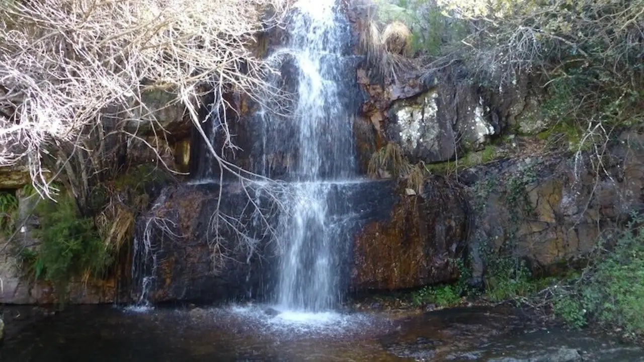 Muere una mujer al caer por una cascada en una ruta senderista en Las Hunfrías (Toledo)