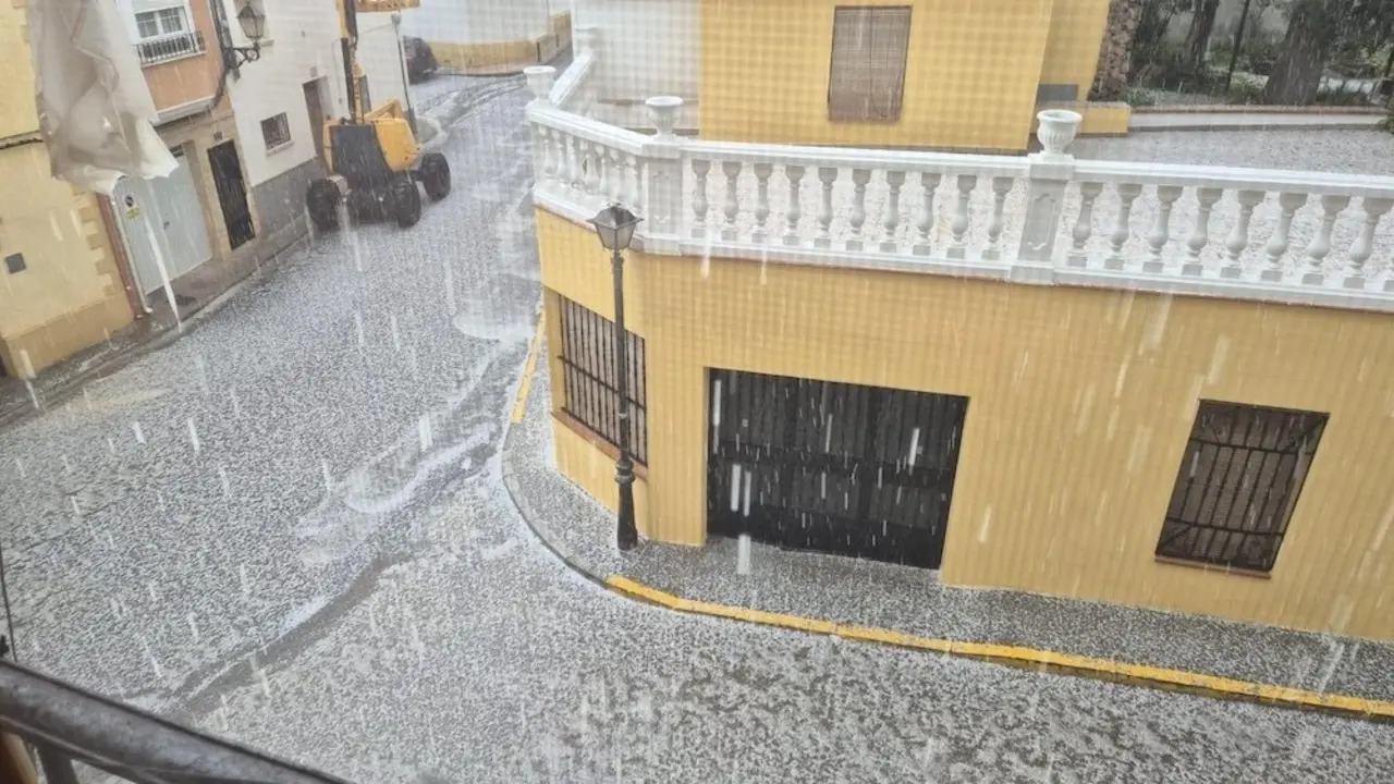 El temporal descarga varias granizadas en la ciudad de Cuenca y en la provincia