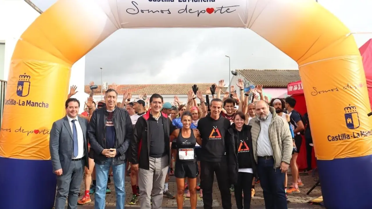 Quinientos deportistas participan en la cuarta edición del trail 'Entrevolcanes'