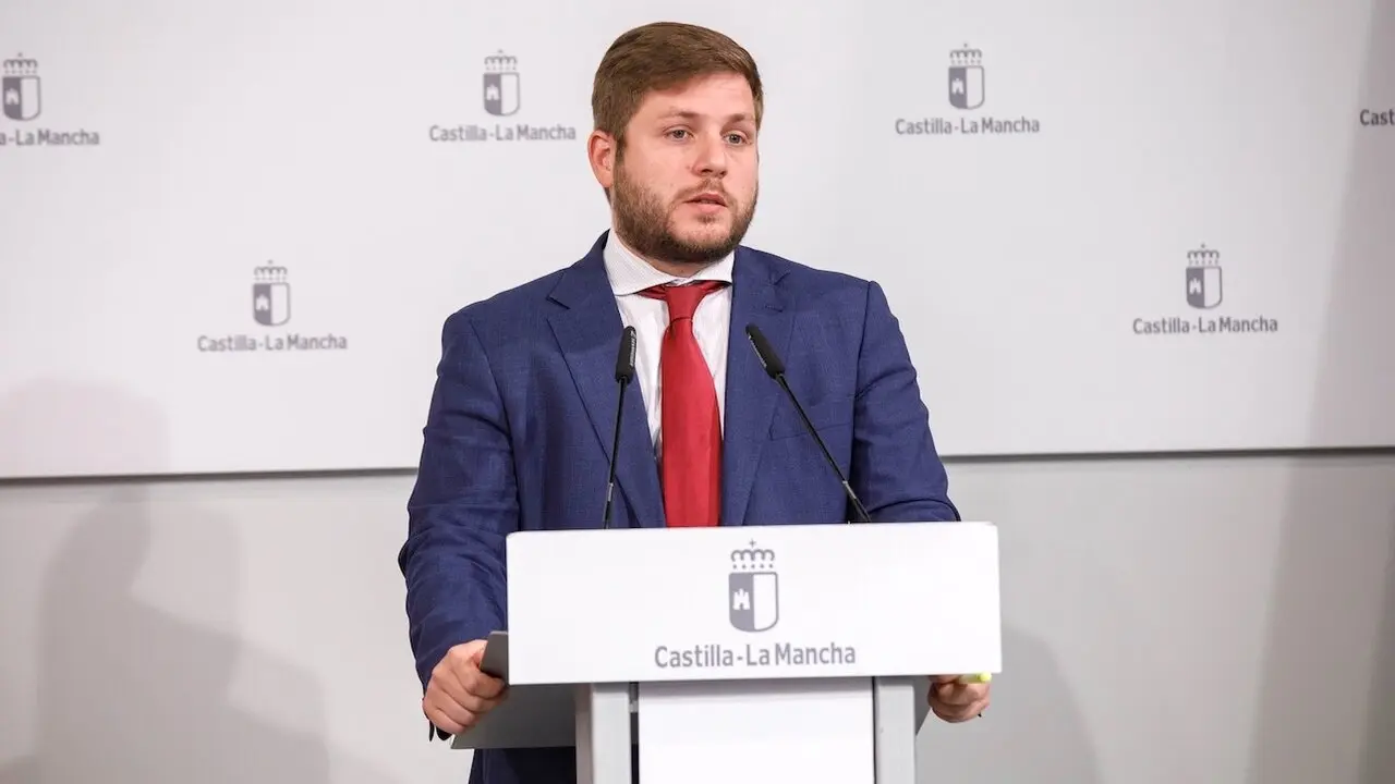 El consejero de Fomento de Castilla-La Mancha, Nacho Hernando, ha informado en rueda de prensa de los asuntos de su departamento abordados en el Consejo de Gobierno