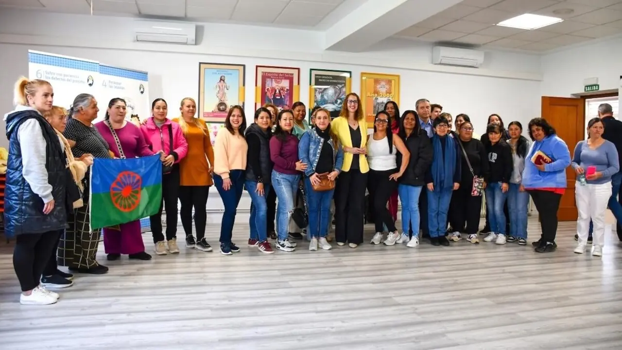 La consejera de Igualdad de Castilla-La Mancha, Sara Simón, se ha reunido con mujeres de distintos colectivos y organizaciones que trabajan por la dignidad de las personas