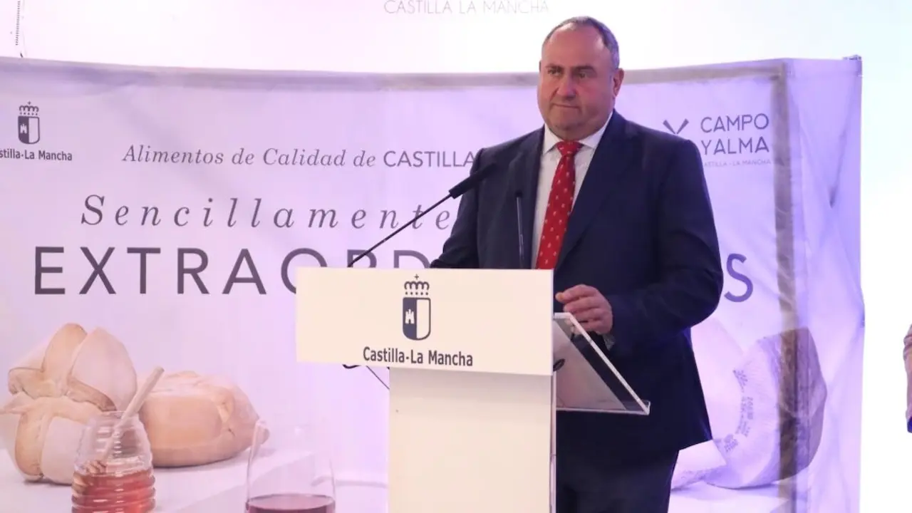 El consejero de Agricultura, Ganadería y Desarrollo Rural, Julián Martínez Lizán, ha informado de los galardonados en los Premios Gran Selección Campo y Alma 2025