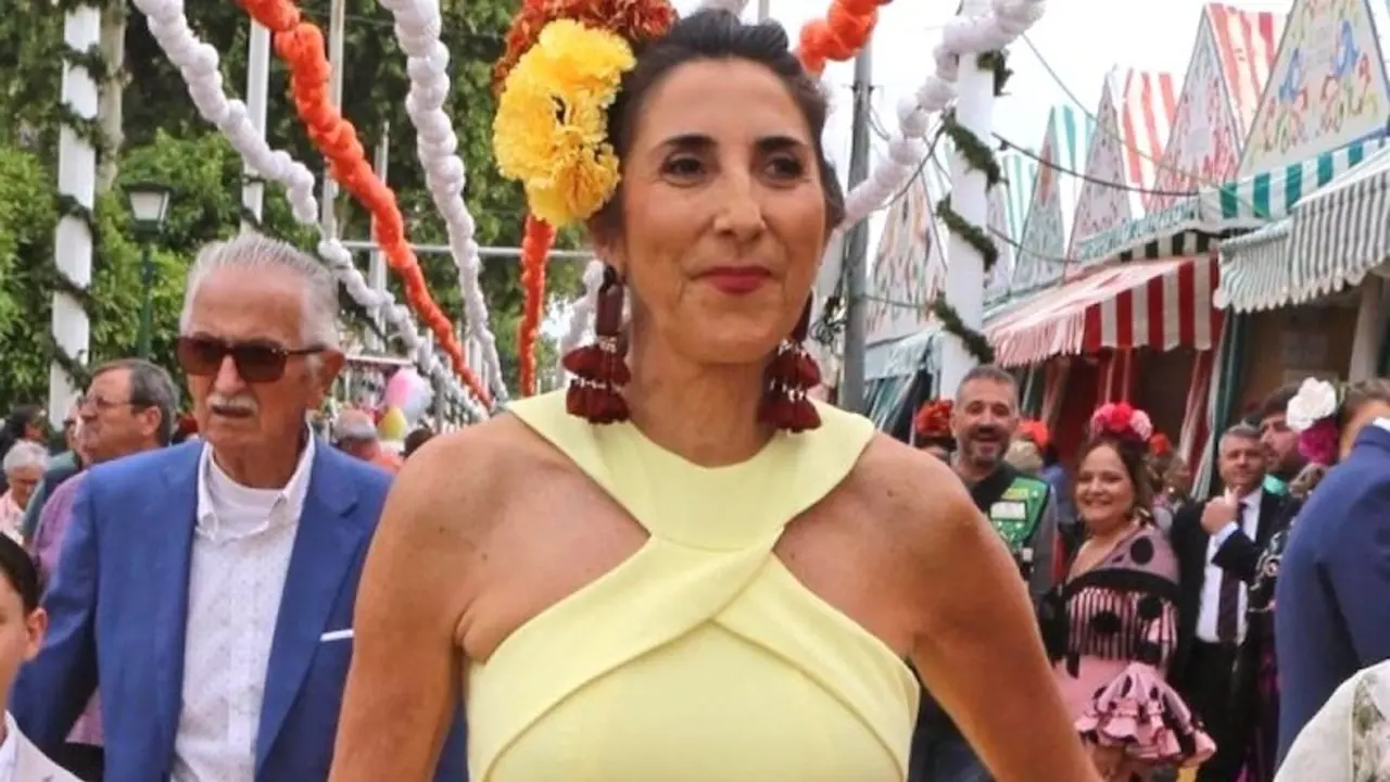 El espectáculo de Paz Padilla en la Feria de Abril sevillana: acaba por los suelos
