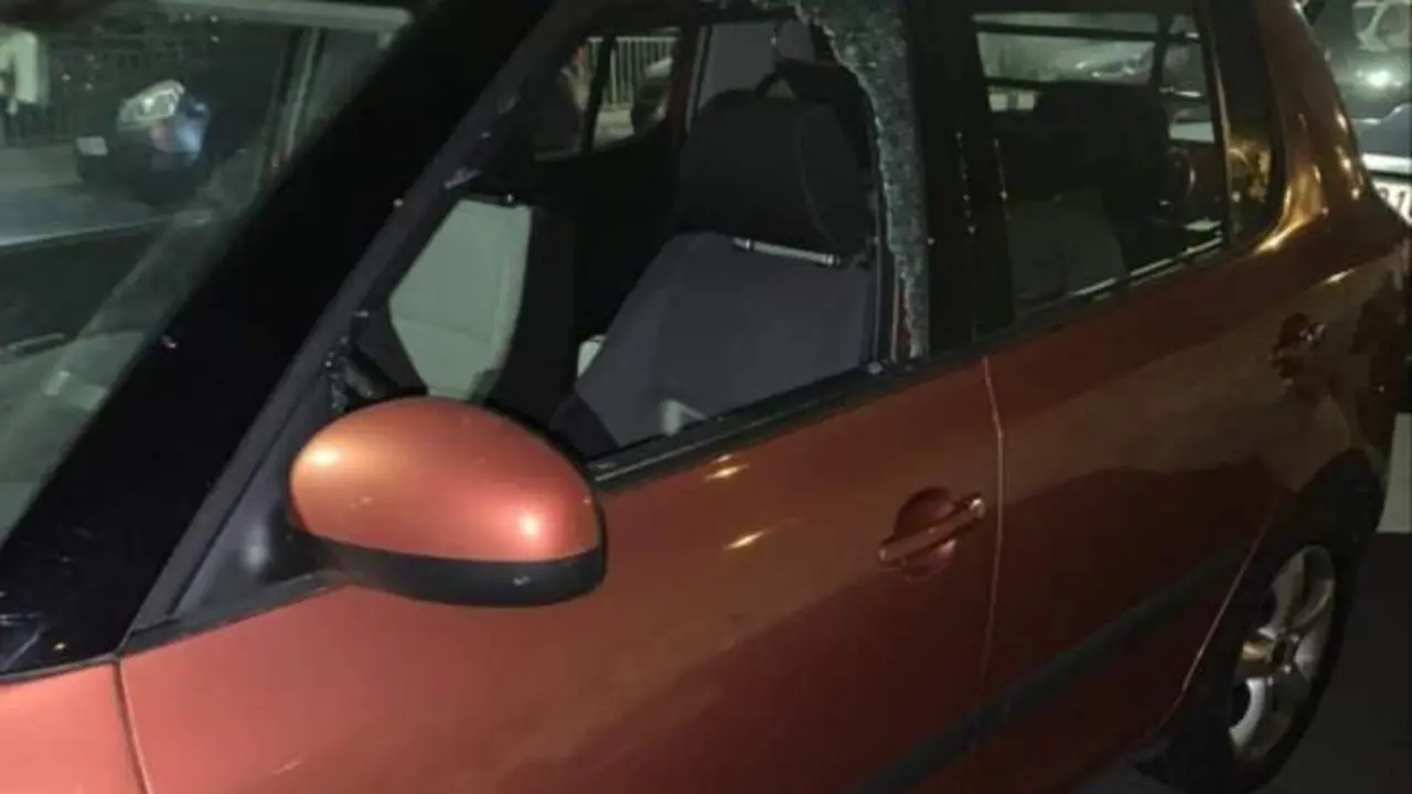 Cuidado con lo que dejas en el coche: los trucos de la Policía para que no te roben