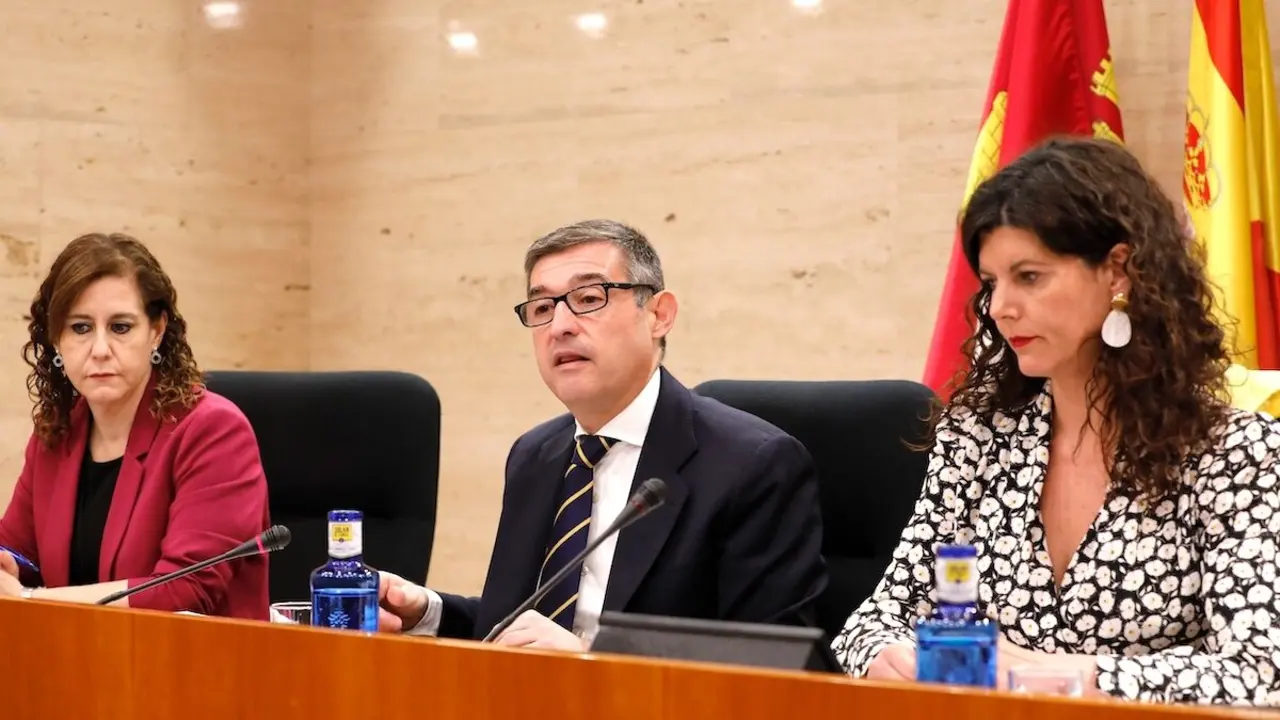 Comparecencia del presidente del Consejo Regional de transparencia y Buen Gobierno, Fernando Muñoz, en la Comisión de Asuntos Generales para informar a los grupos de la Memoria Anual correspondiente a 2024