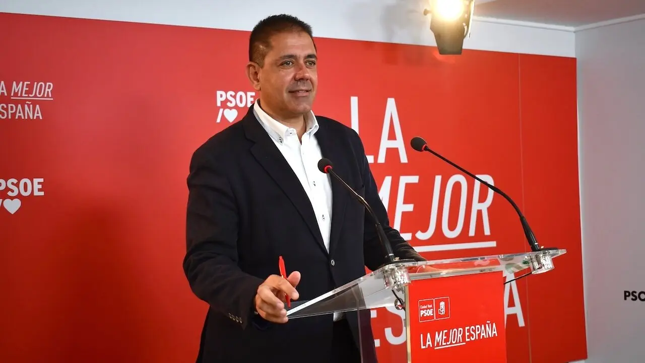 El portavoz del PSOE en la Diputación de Ciudad Real, José Manuel Bolaños, en rueda de prensa